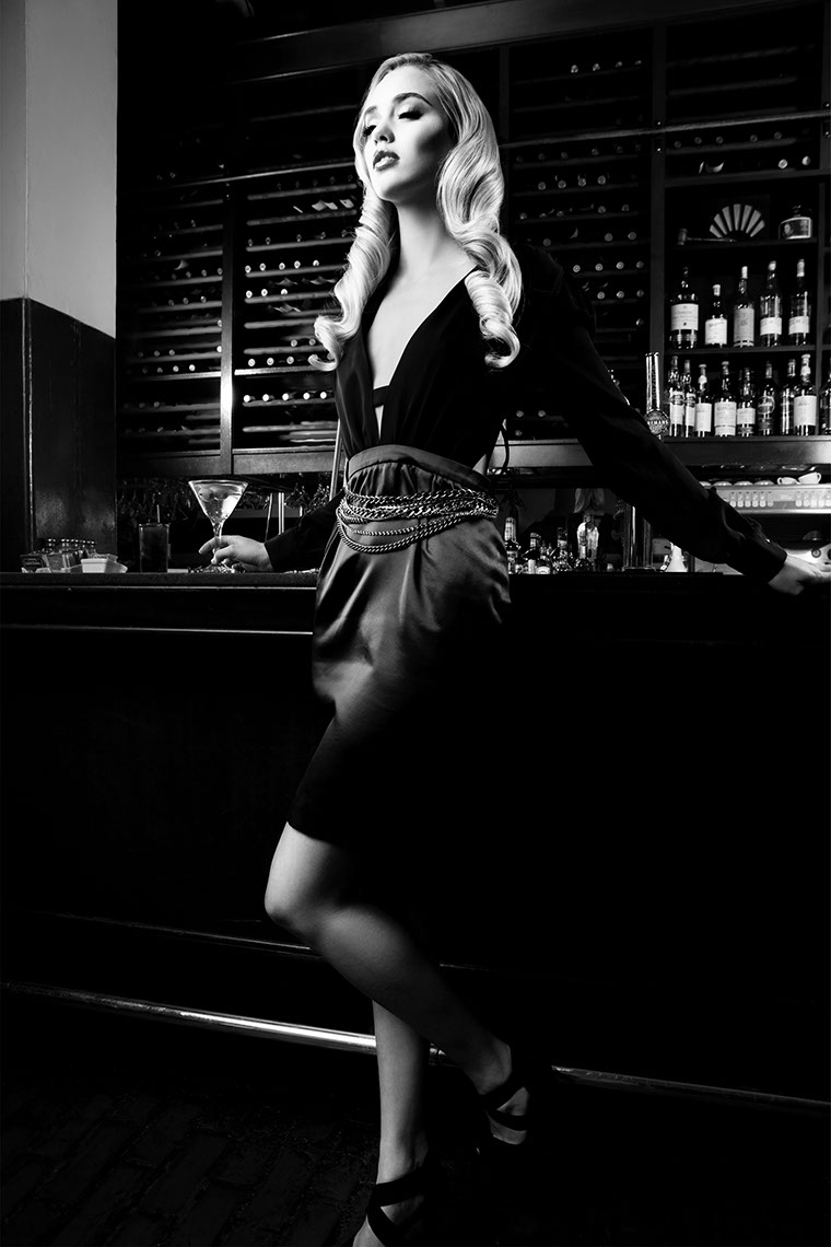 Photography-Fashion_Vintage bar vixen-Kevin Schmitz