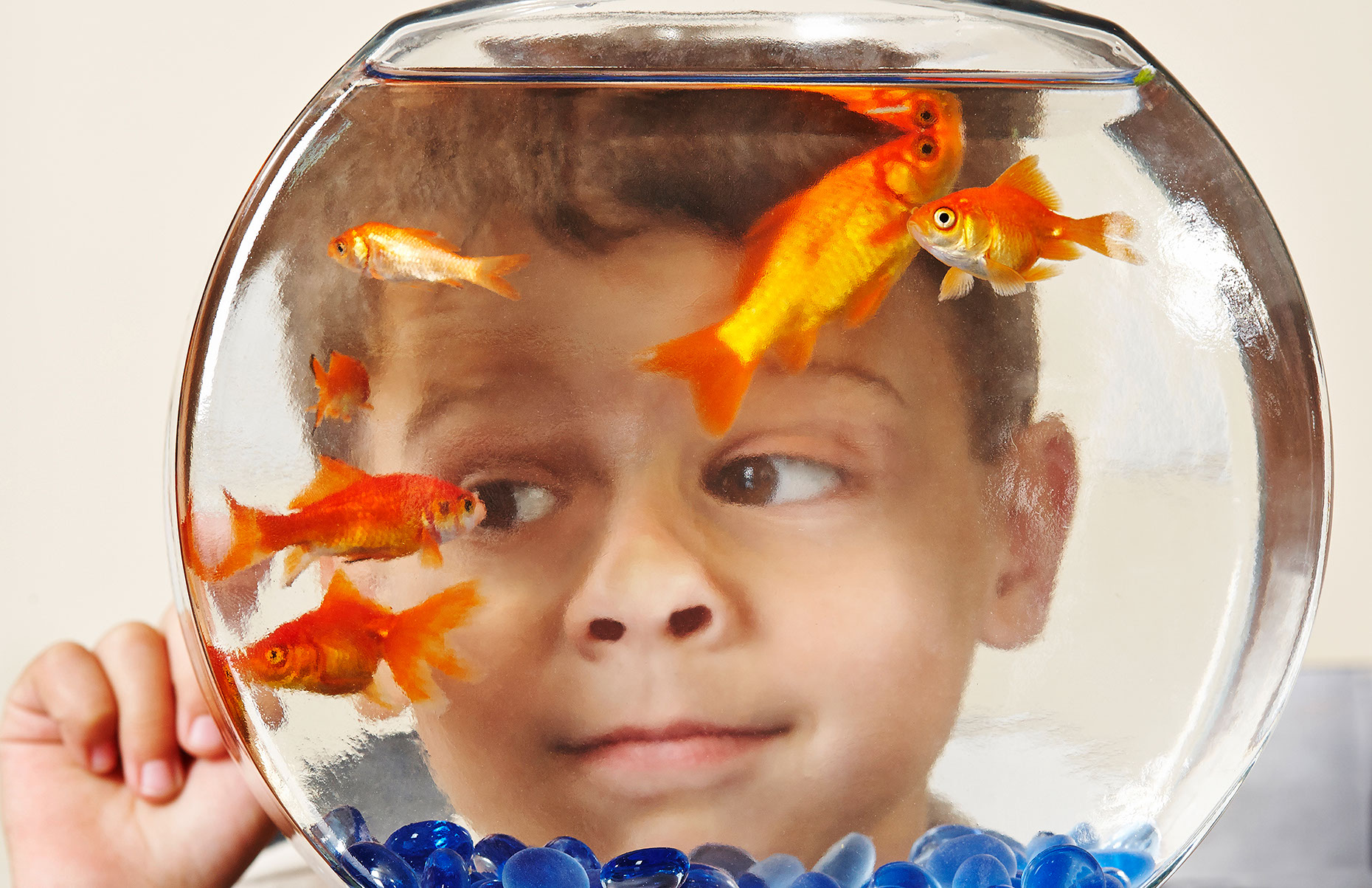 Photography_Children_ Teens_Goldfish Bowl Nose to Glass
