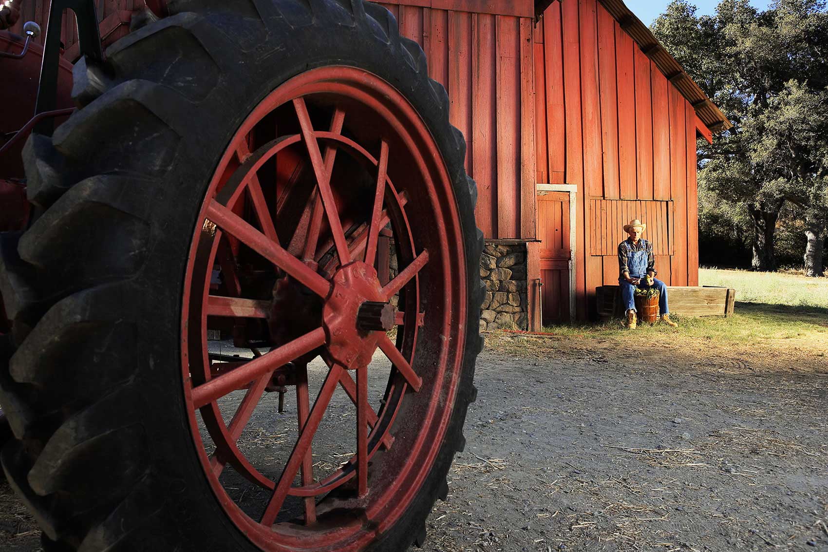 Photography_Lifestyle_Tractor wheel-Tony Garcia
